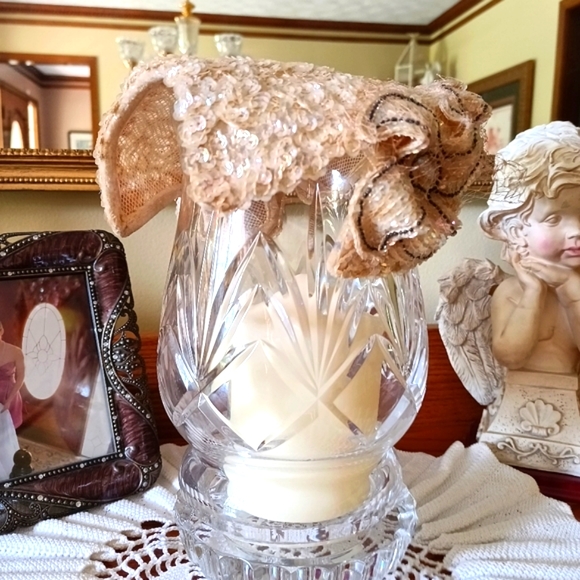 RARE BEAUTIFUL, VINTAGE 1940S BRIDAL HEADPIECE! BEADS N SEQUENCE HANDSEWN! - Picture 2 of 11